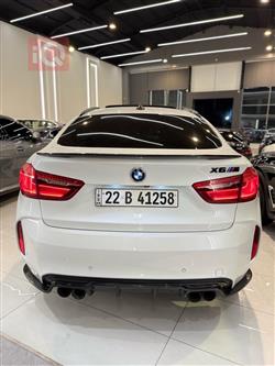 بی ئێم دەبڵیو X6